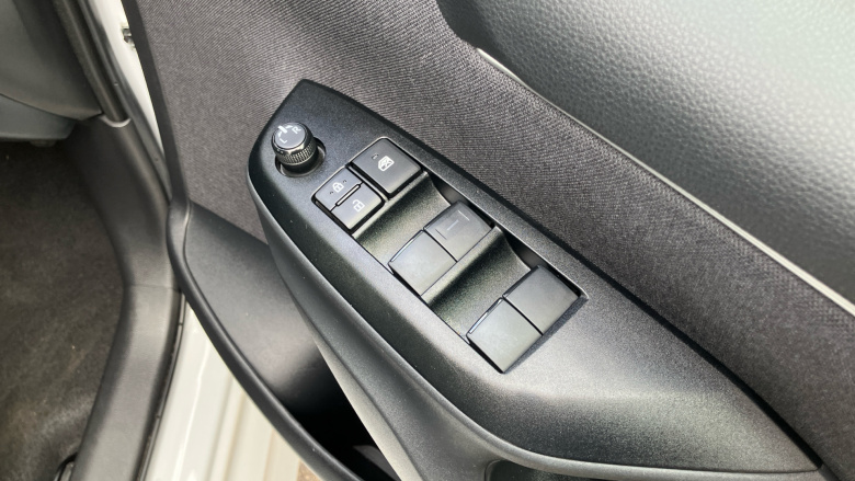 Toyota Yaris 1.5 Hybrid Design 5dr CVT Hybrid Hatchback